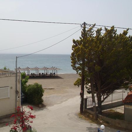 To Kyma Lejlighedshotel Amarynthos Eksteriør billede