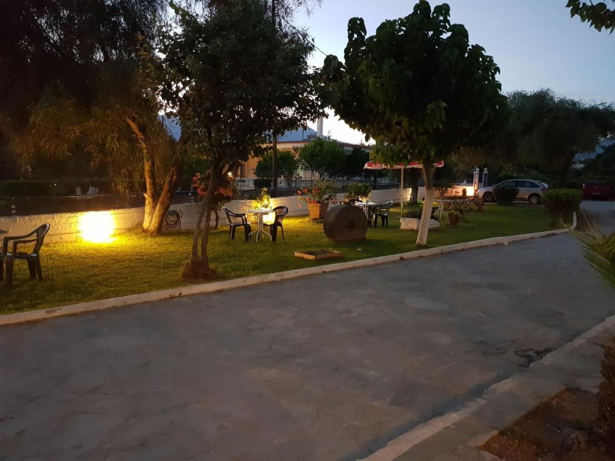 To Kyma Lejlighedshotel Amarynthos Eksteriør billede
