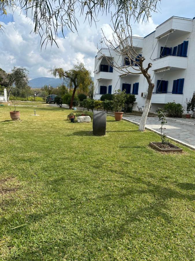 To Kyma Lejlighedshotel Amarynthos Eksteriør billede
